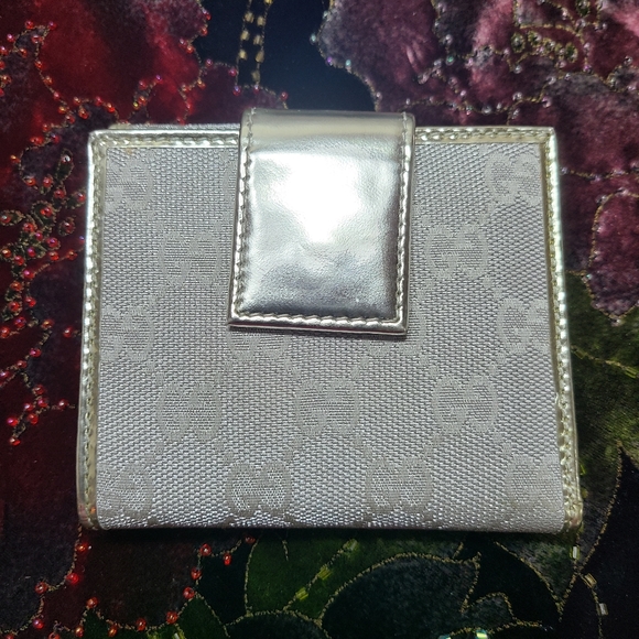 EUC Gucci Wallet - Picture 9 of 15